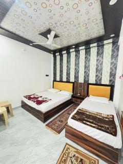 Kanak Bihari Yatri Niwas, 100 Meter Ram Ki Paidi, Saryu River - Ayodhya - 9