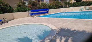 Piscine - mer 5 minutes à pied - sans draps - 9