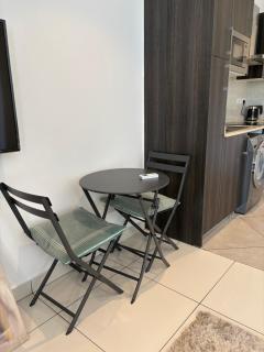 Spacious Studio with Balcony in Cantonments - Accra - 2
