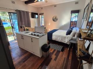 Bachelor apartment - 9