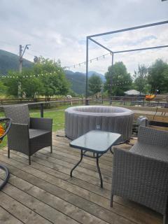 Chalet Resort Weekend Borjomi - Bordschomi - 9