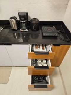 Affordable Condo Suite with WIFI in McKinley BGC - Manille - 4
