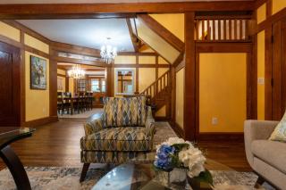 Beechmont-Charming Colonial for Events and Getaways! - 8
