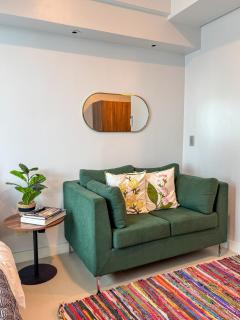 VIDA VERDE at 38 Park Avenue - 5 minutes walk to Ayala Central Bloc, with Infinity Pool, Fast Wi-Fi, Gym, & City Views inside Cebu IT Park - Cebu - 4