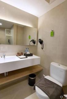 The Zuri Pekanbaru - - 1