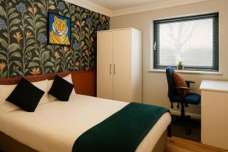 Step-free accessible 2 Bedroom City Center - Liverpool - 5