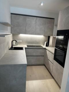 Schöne 2 Zimmer Wohnung mit Balkon im 5 Bezirk - Vienna - 2