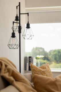 The Yellow Suite for Professionals at MK Central with Free Parking and Fast Wi-Fi - 1