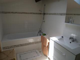 Cantegrel, chambres d'hôtes et sanitaires à l'étage chez l'habitant, 2 jours minimum - 5