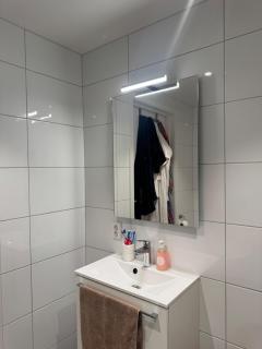 Oceanfront Stay, Large Balcony and Rooftop Access - Bergen - 4