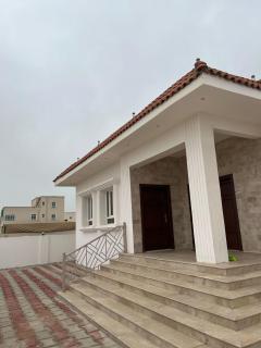 فيلا اتين خمس غرف وصالة - 0