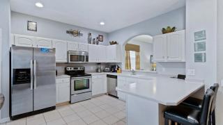 Windsor Hills Retreat - 6