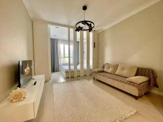 Cozy Apartment, Central - Gorky Park View and Balcony - Almaty - 4