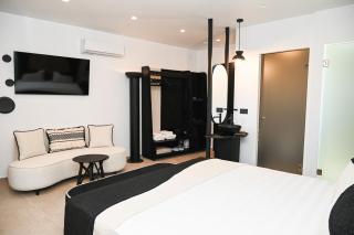 ASTREA Relax Suites - Adamas - 8