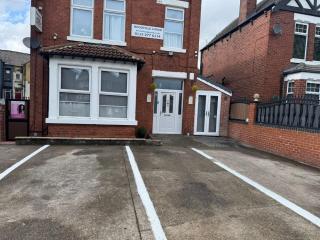 Woodville Lodge Leeds - Moffat - 0