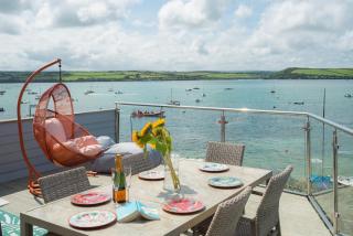 FERRYPOINT - 3 Bed Stylish Beachfront Retreat - Padstow - 0