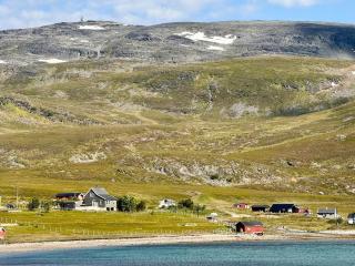 Jacuzzi, fjord view & northern lights - close to Hammerfest & North Cape - 2