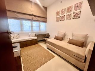 Colombo Skyline Luxury Apartments at Tri-Zen - Pool and Amazing City Views - Colombo - 2