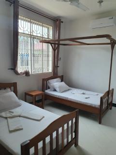 Beachfront Escape with Stunning Ocean Views - Uroa - 6