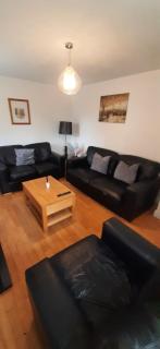 Cullion Farmhouse - - 2