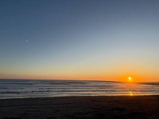 Surf Shack 2: Cozy Cabin + Wi-Fi - Westport - 7