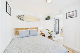 Surf Shack 2: Cozy Cabin + Wi-Fi - Westport - 4