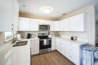 Apollo Beach Retreat - 3BR - Pool - Backyard -BBQ - Apollo Beach - 8