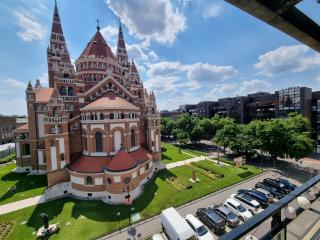 Panorama Loft@Cathedral - Szeged - 9