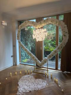 Luxury Riverside Retreat With Bath Jacuzzi - London - 9