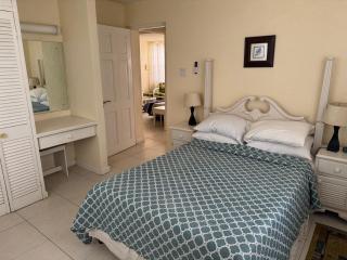 AnnJenn Apartments - 9