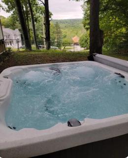 Mountain View Villa with HotTub-MovieTheater Fire Pit Gameroom - West Milford - 0