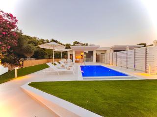 Zorbas Family Villas - 0