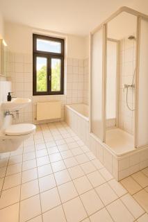 Großzügige Ferienwohnung mit Balkon 2 Parkplätze Badewanne - Chemnitz - 3