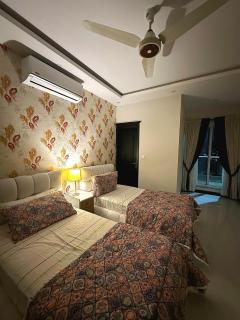 G11 Central Luxury 2 Bed Apartment Furnished Near Markaz & Centaurus - Islamabad - 9