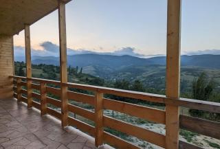 Mountain-View 3BR Wooden Cottage - 8