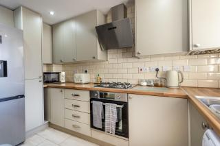 Wheatcroft Sleeps 7 Long Stays Parking and Wi-Fi - Swindon - 0
