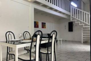 T4 lumineux proche du port et du théâtre - 5