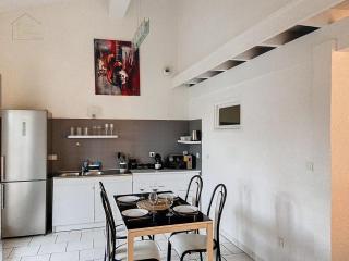 T4 lumineux proche du port et du théâtre - 2