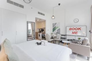Townsquare Studio apartment with Pool & Arcade - 4