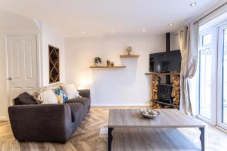 Wheatcroft Sleeps 7 Long Stays Parking and Wi-Fi - Swindon - 3