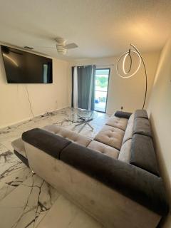 Private furnished remodeled canalfront - 2