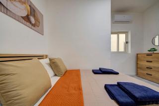 Luxurious Apartment steps from Spinola Bay - St Julian's - 5