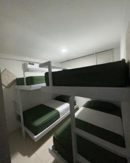 Apartamento exclusivo en el norte Barranquilla amoblado ,3 parqueadero privados ,3 habitaciones privadas con aire acondicionado recepción 24 horas piscinas gym vista al río - Barranquilla - 1