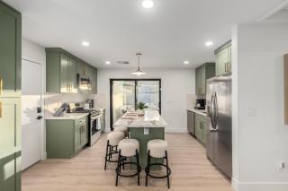 Casa Del Rey - Brand New Oasis with Pool - 2