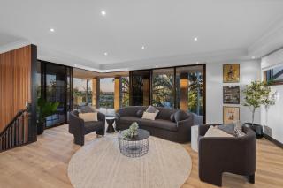 Maroochydore 5-Bed Retreat with Pergola & Bar - Maroochydore - 9