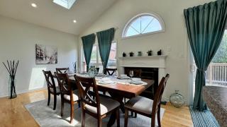 Spacious 4BD Oasis with Sauna - Mississauga - 3