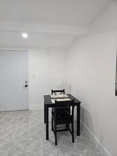 Suite 7 - Tampa - 7