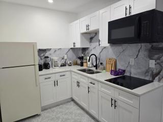 Suite 7 - Tampa - 3