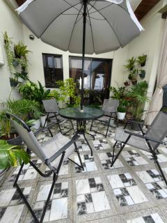 Chic Hilltop Hideaway and Stylish Stay in Caloocan's Crestview - - 7