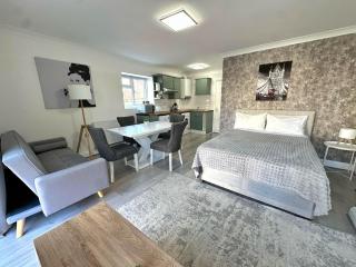 Yeshua Studio - 5
